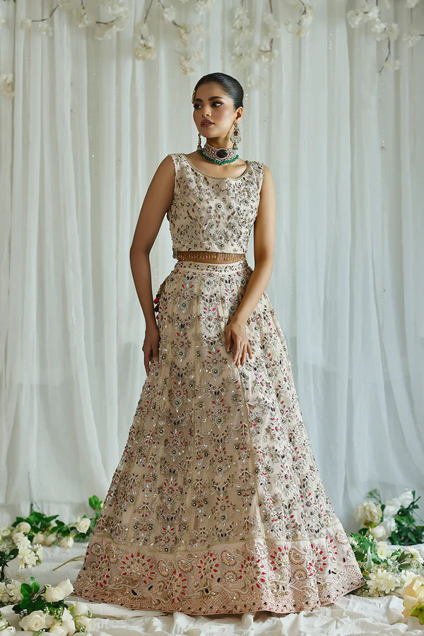 Radiant Noor-e-Sitara Bridal Ensemble - Image 3