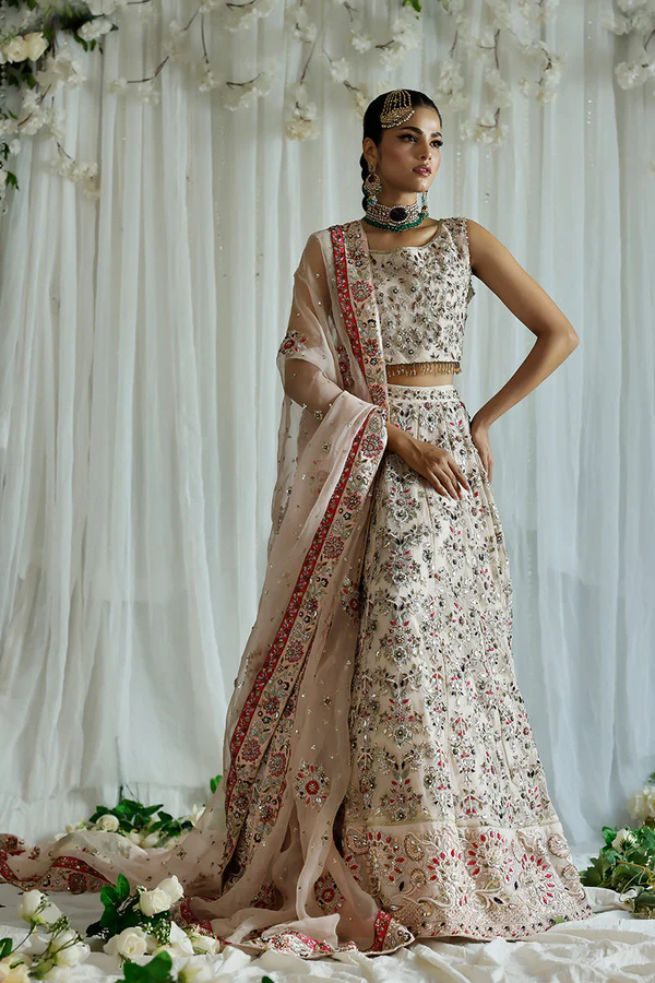 Radiant Noor-e-Sitara Bridal Ensemble - Image 4