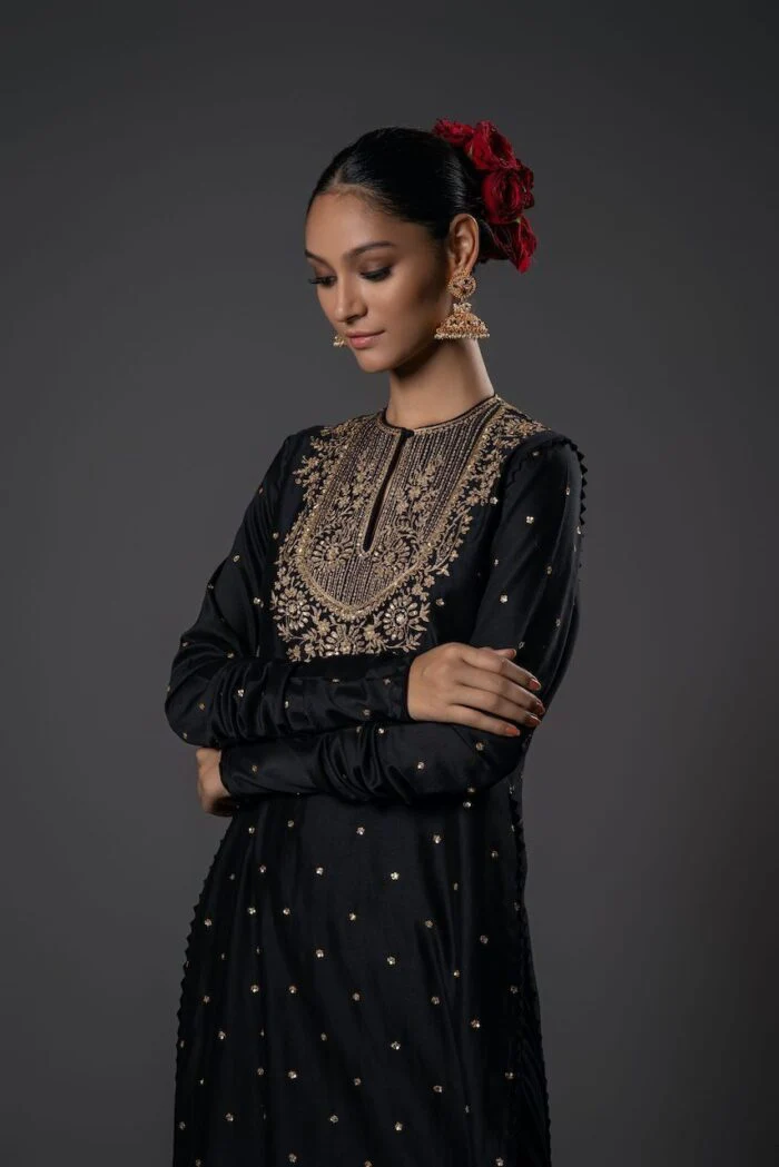 Black Chanderi Silk Embroidered Kurta Set - Image 4